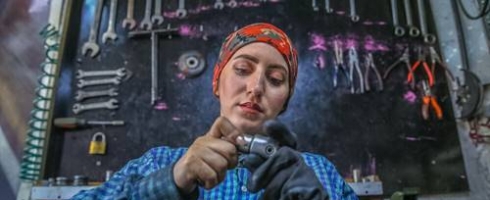 تدني نسبة مشاركة المرأة العربية في المجال الاقتصادي
